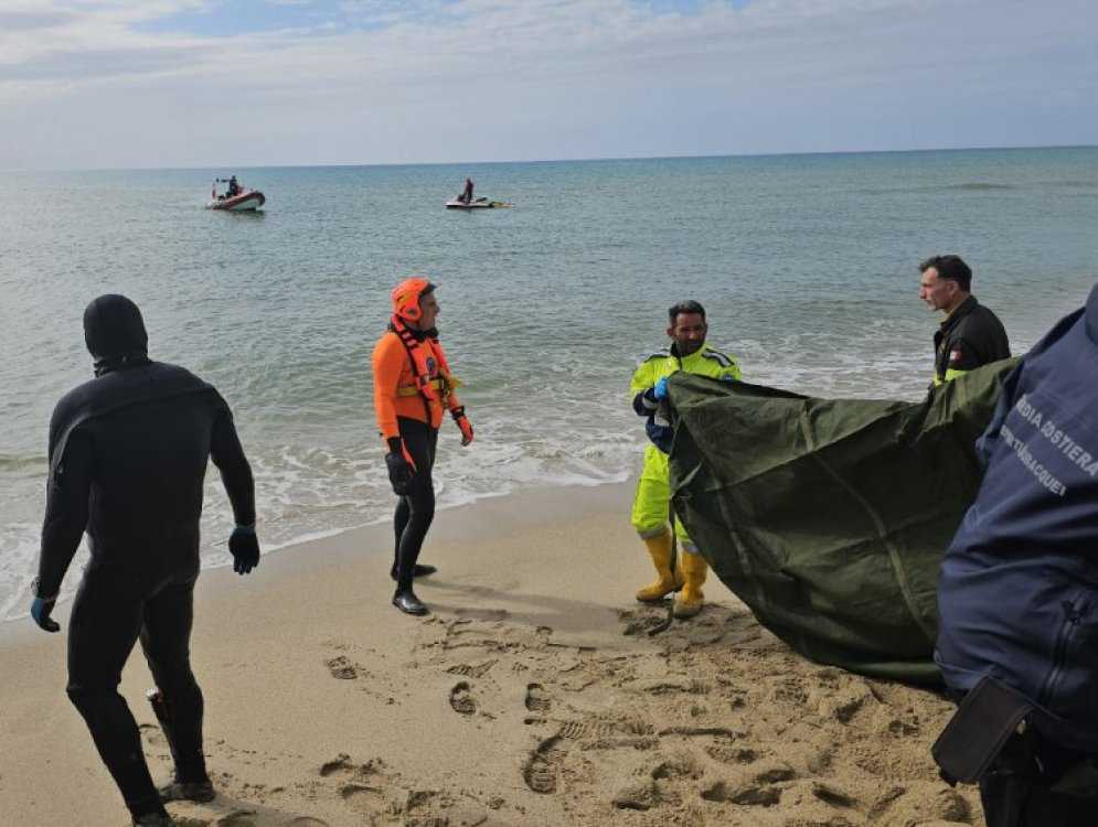 Ritrovata a Praialonga l'ottantanovesima vittima del naufragio di Cutro